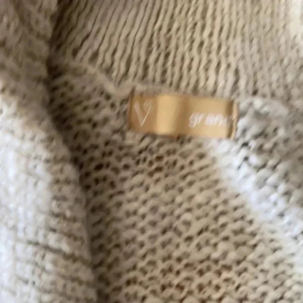 Cardigan - Picture 3 of 6